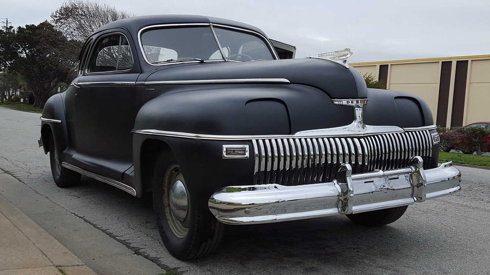 CAR-51-2-1942-DeSoto-Custom-Coupe-1